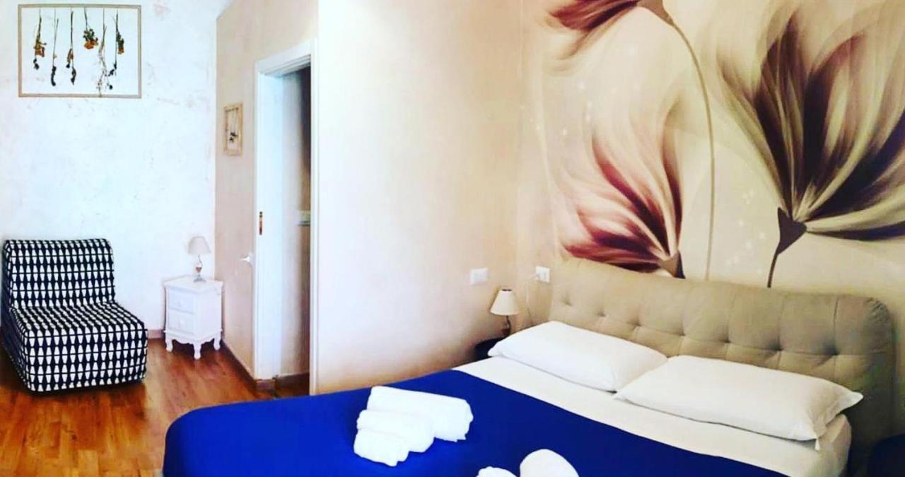 Deluxe Rooms And Chilling Jacuzzi Suite Guesthouse Rome Exterior photo